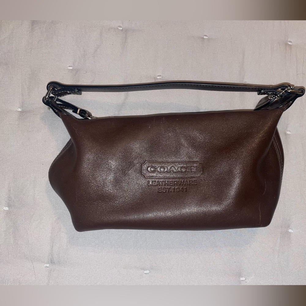 Coach shoulder bag. Great condition!